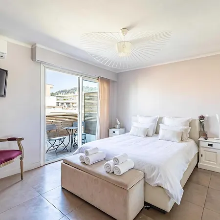 A C Flat Near The Beaches And The Croisette *
