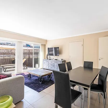 A C Flat Near The Beaches And The Croisette *